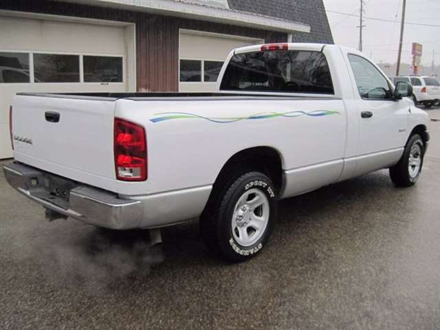 2002 Dodge Ram Pickup 1500 2dr Regular Cab ST 2WD LB